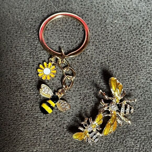Elegant Gold and Yellow Bee Brooch and Key Chain combo - Picture 2 of 8